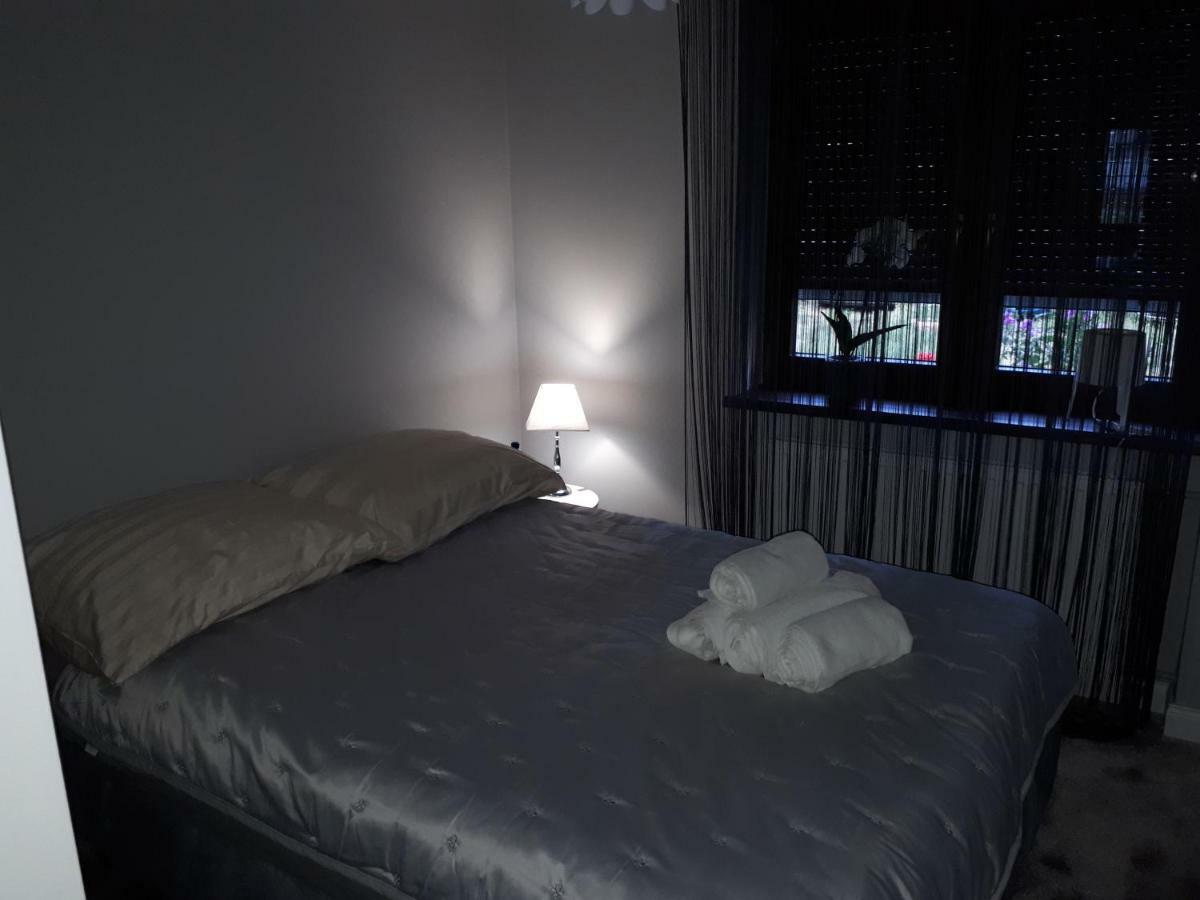 Apartamenty Centrum- Kochanowskiego -Dawniej Two-Bedroom Apartment Zielona Góra Extérieur photo